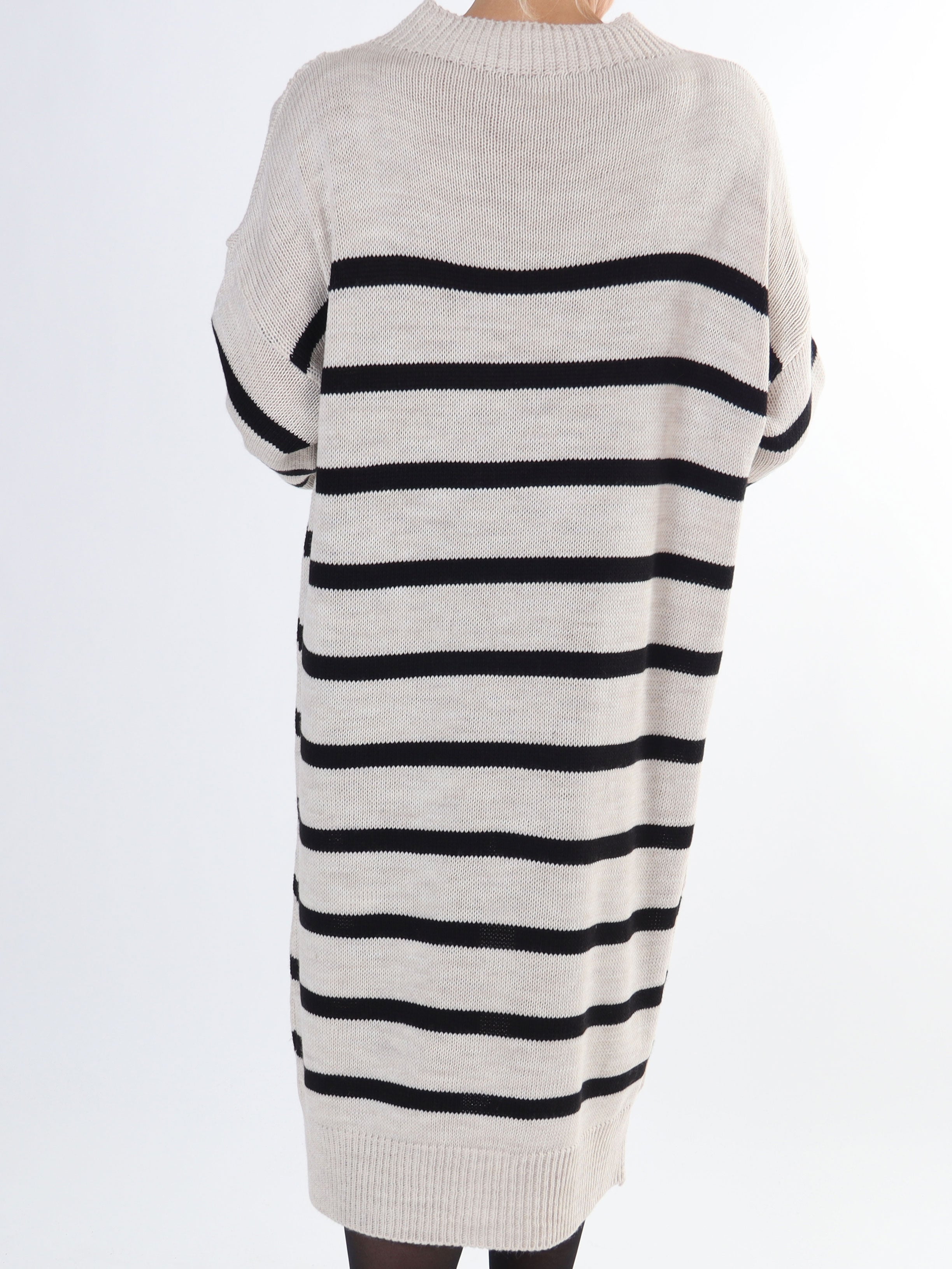 Ciara - Stickad klänning med ränder i stora storlekar